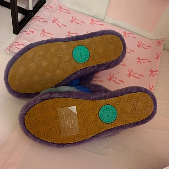 UGG Multicolor Fluffy Slippers - Picture 5 of 9